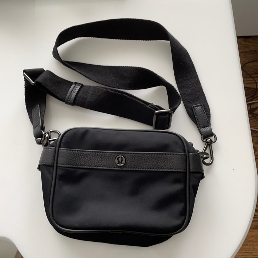 LULULEMON black nylon shoulder bag